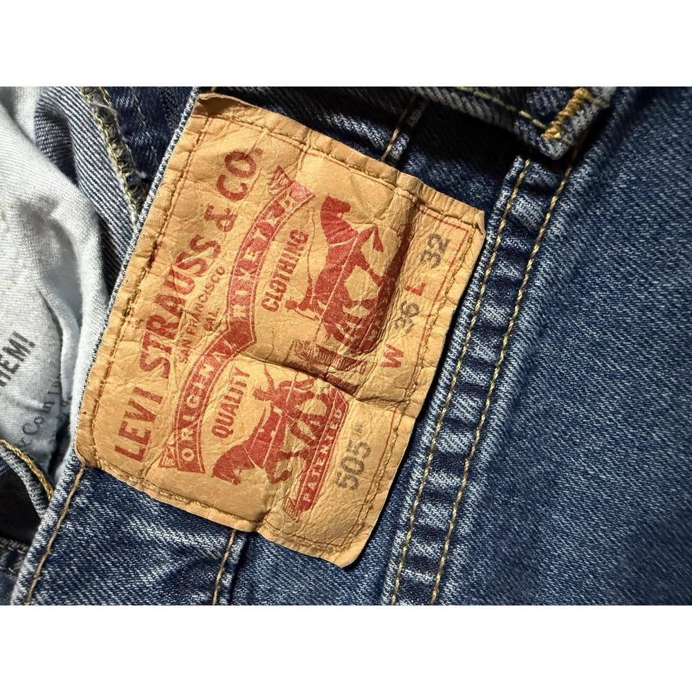 Men's 505 Levi Jeans 36X32 Medium Wash Great Condition - Picture 2 of 4